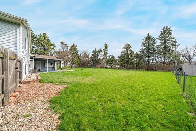 727 DAWN COURT, Neenah, WI 54956