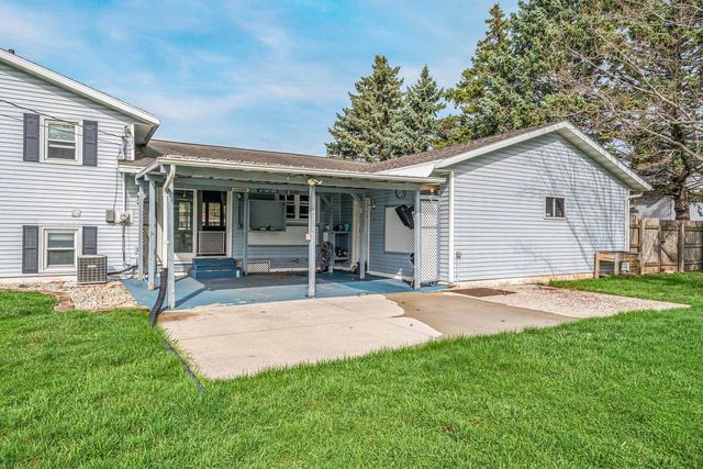 727 DAWN COURT, Neenah, WI 54956