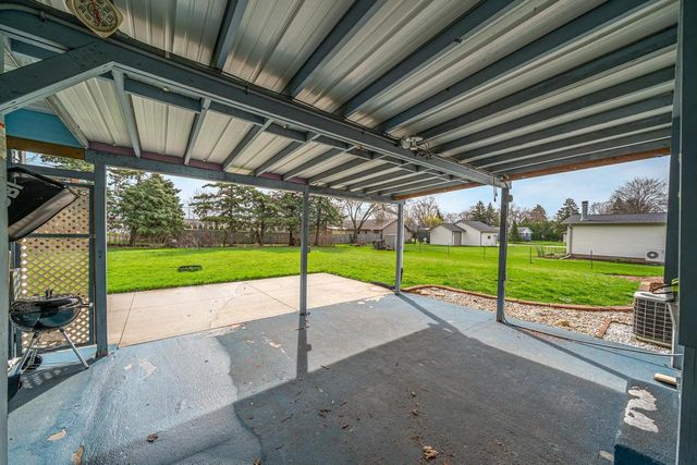 727 DAWN COURT, Neenah, WI 54956