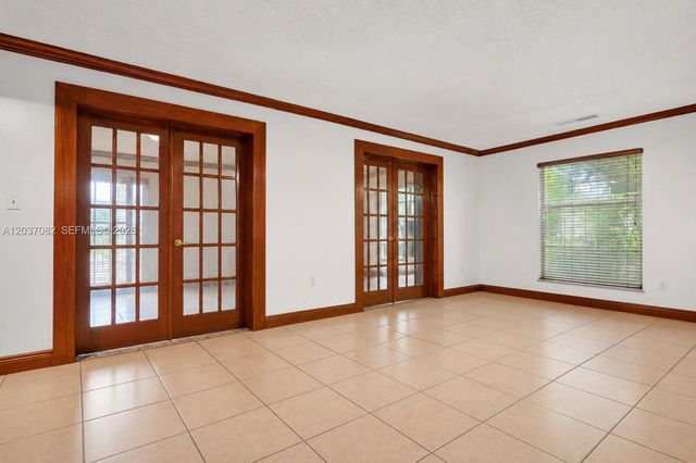 300 SW 123rd Avenue, Miami, FL 33184
