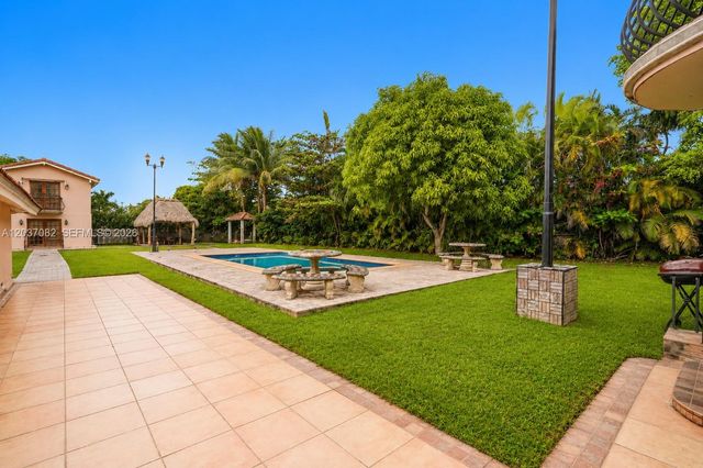 300 SW 123rd Avenue, Miami, FL 33184