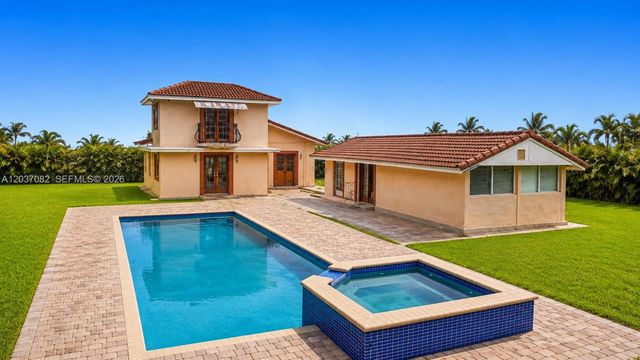 300 SW 123rd Avenue, Miami, FL 33184