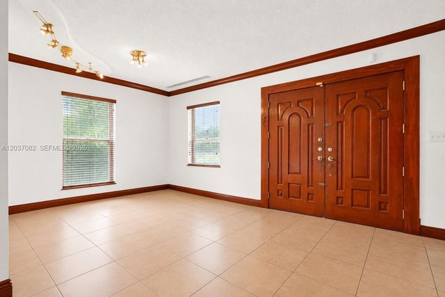 300 SW 123rd Avenue, Miami, FL 33184