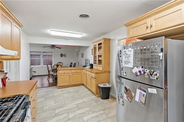 906 Gilchrist Avenue, College Station, TX 77840