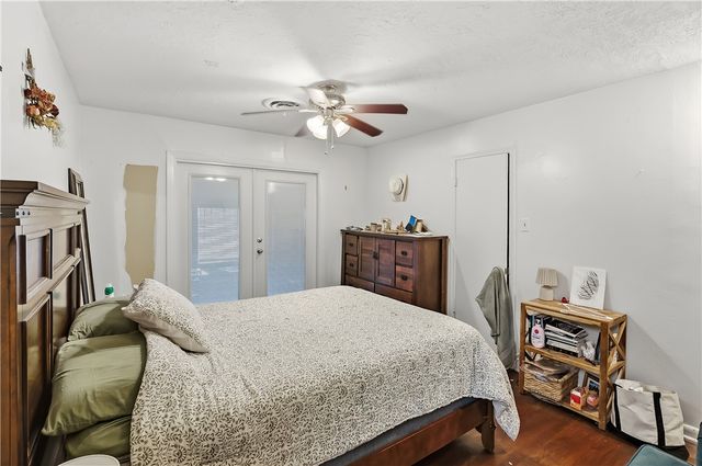 906 Gilchrist Avenue, College Station, TX 77840