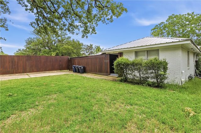 906 Gilchrist Avenue, College Station, TX 77840