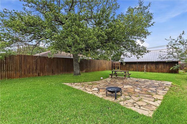 906 Gilchrist Avenue, College Station, TX 77840