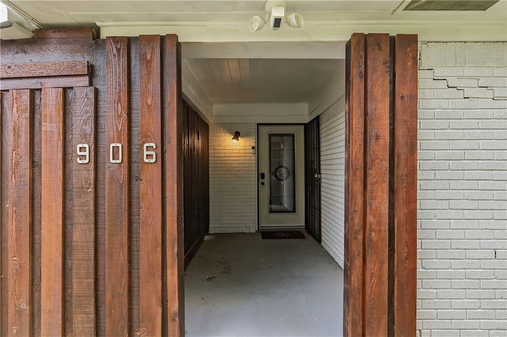 906 Gilchrist Avenue, College Station, TX 77840