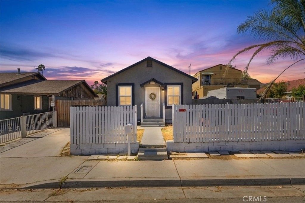 1252 D, Corona, CA 92882 — exterior