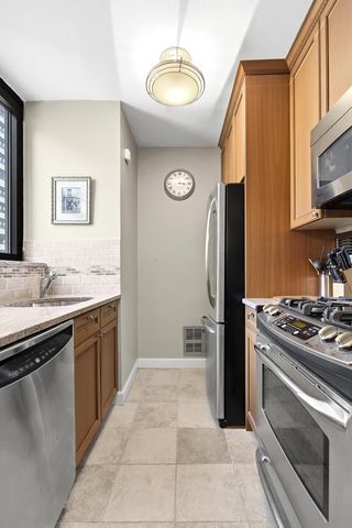 255 E 49th St Apt 9A, New York City, NY 10017