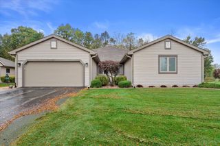 W175N8151 Robin CIRCLE #1, Menomonee Falls, WI 53051