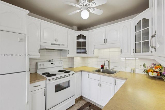 22 SE 3rd Ter 18, Dania Beach, FL 33004