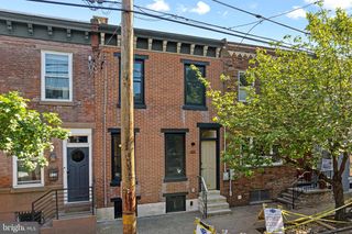 914 MOORE STREET, Philadelphia, PA 19148