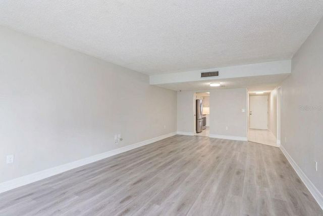 8 GLENCOE PLACE 104, Dunedin, FL 34698