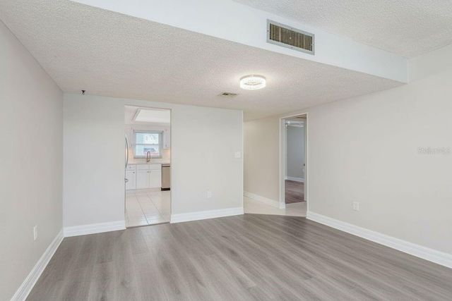 8 GLENCOE PLACE 104, Dunedin, FL 34698