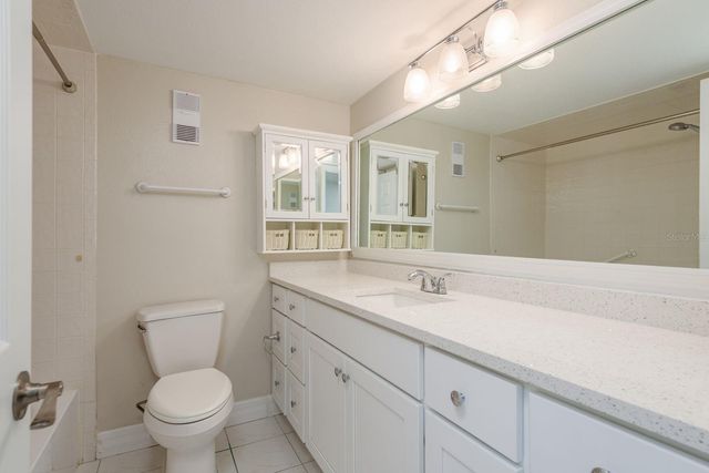 8 GLENCOE PLACE 104, Dunedin, FL 34698