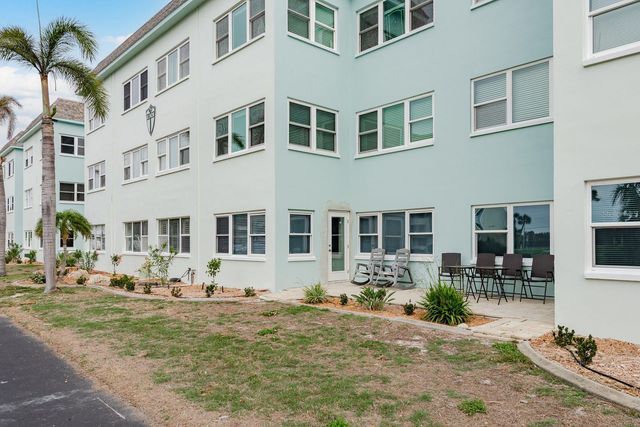 8 GLENCOE PLACE 104, Dunedin, FL 34698