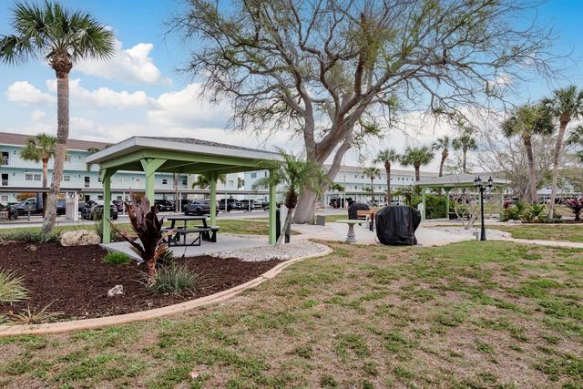 8 GLENCOE PLACE 104, Dunedin, FL 34698