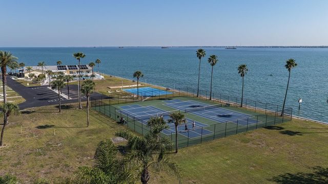 8 GLENCOE PLACE 104, Dunedin, FL 34698