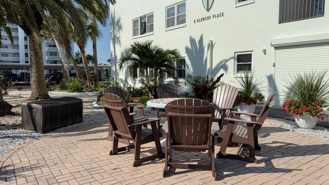 8 GLENCOE PLACE 104, Dunedin, FL 34698