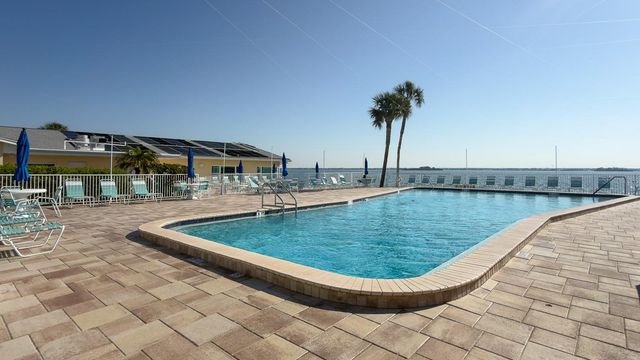 8 GLENCOE PLACE 104, Dunedin, FL 34698