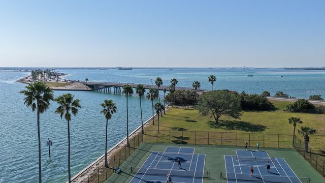 8 GLENCOE PLACE 104, Dunedin, FL 34698