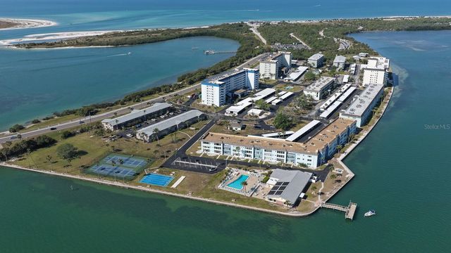 8 GLENCOE PLACE 104, Dunedin, FL 34698