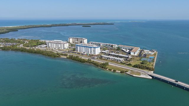 8 GLENCOE PLACE 104, Dunedin, FL 34698