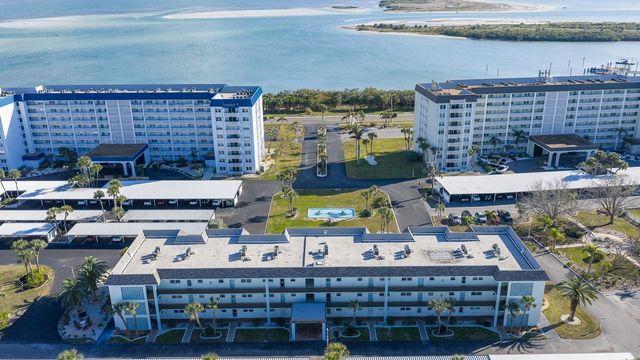 8 GLENCOE PLACE 104, Dunedin, FL 34698