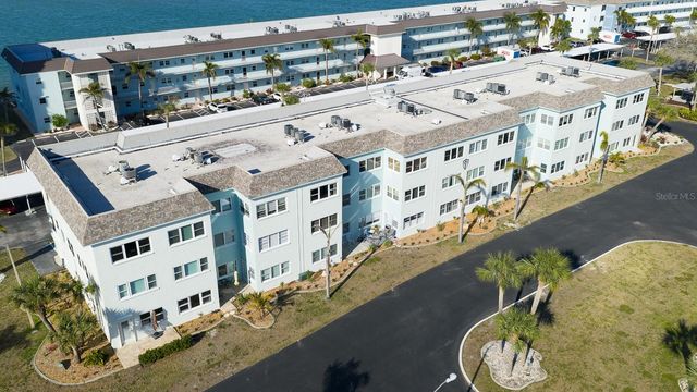 8 GLENCOE PLACE 104, Dunedin, FL 34698