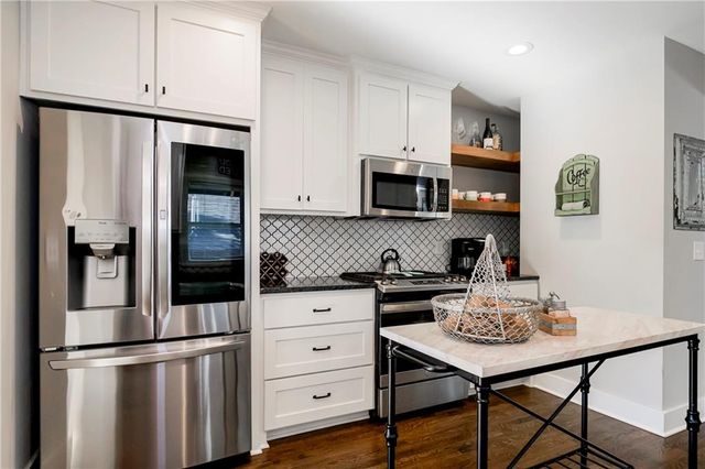 4428 Summit Street, Kansas City, MO 64111