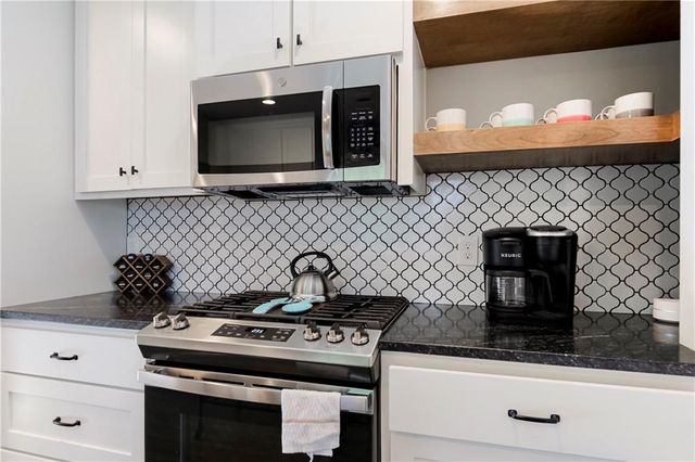 4428 Summit Street, Kansas City, MO 64111