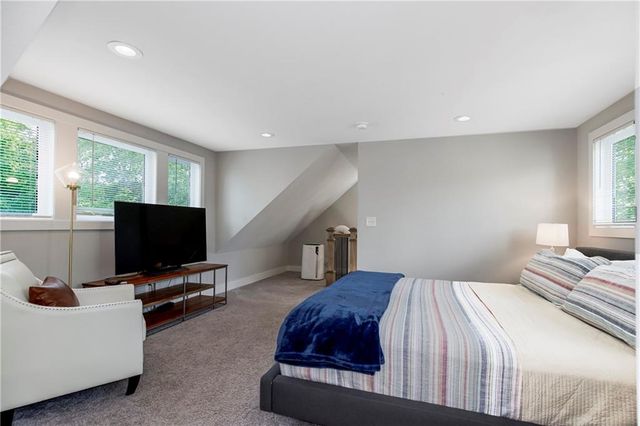 4428 Summit Street, Kansas City, MO 64111