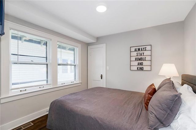 4428 Summit Street, Kansas City, MO 64111