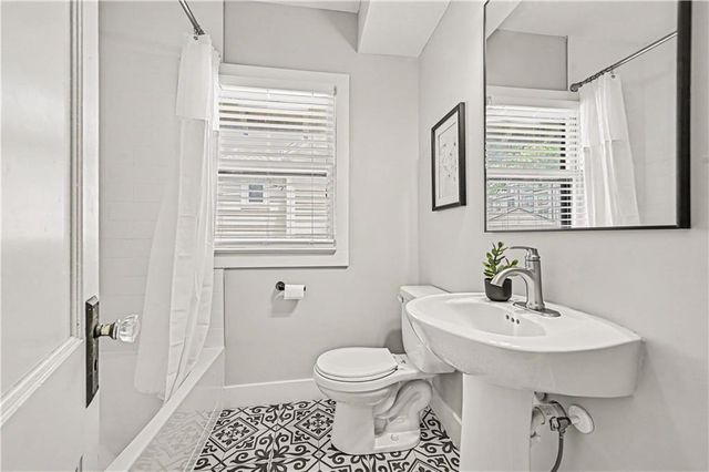 4428 Summit Street, Kansas City, MO 64111
