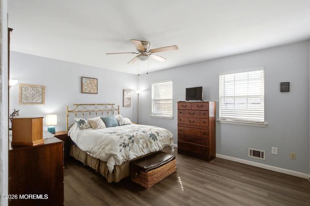 142 Greenwood Loop Road 142, Brick, NJ 08724