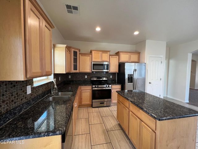 147 N MANZANITA Drive, El Paso, TX 79928