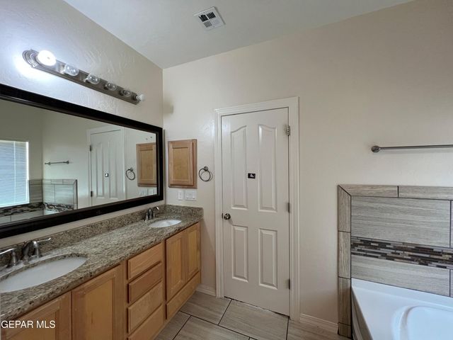 147 N MANZANITA Drive, El Paso, TX 79928