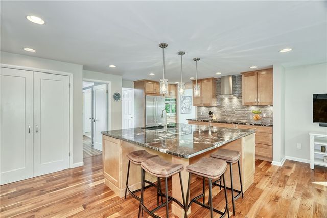 6 Millwood Court, Pittsford, NY 14534