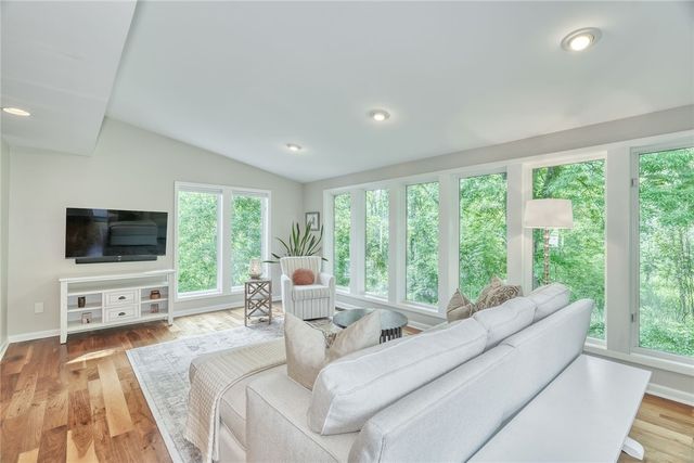 6 Millwood Court, Pittsford, NY 14534