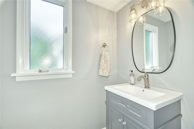 6 Millwood Court, Pittsford, NY 14534