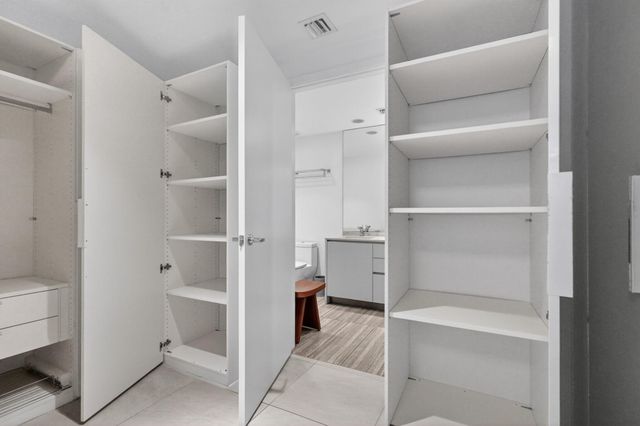 1010 Brickell Avenue 1607, Miami, FL 33131