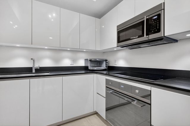 1010 Brickell Avenue 1607, Miami, FL 33131