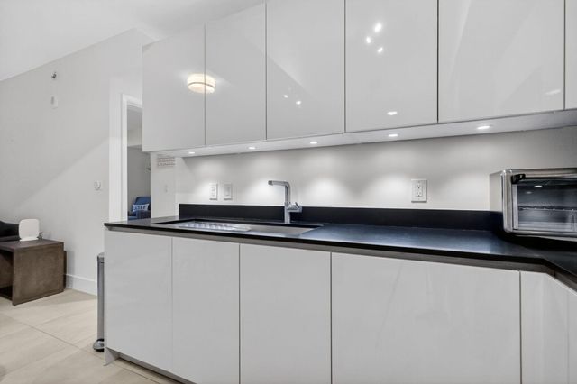 1010 Brickell Avenue 1607, Miami, FL 33131
