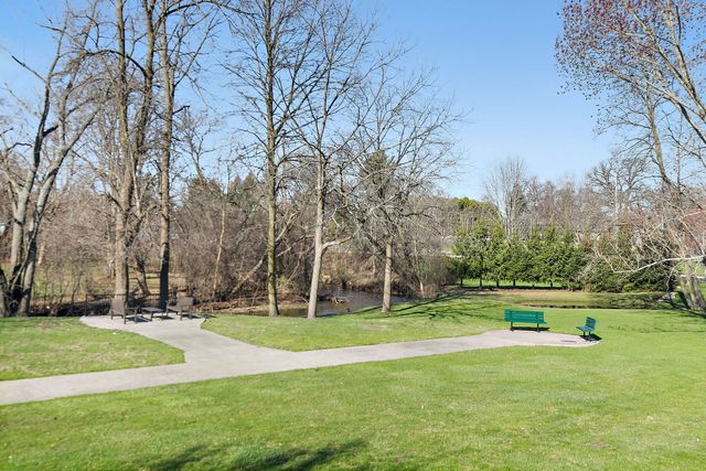 801 N Mclean Boulevard 156, Elgin, IL 60123
