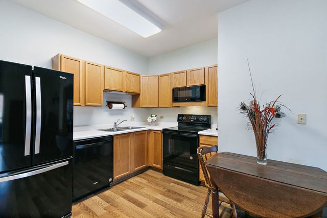 801 N Mclean Boulevard 156, Elgin, IL 60123
