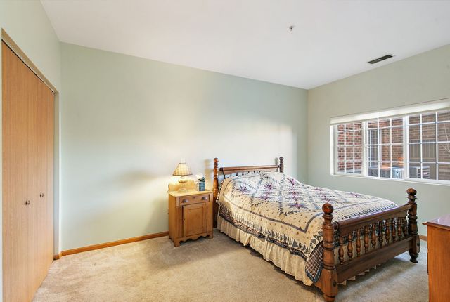 801 N Mclean Boulevard 156, Elgin, IL 60123