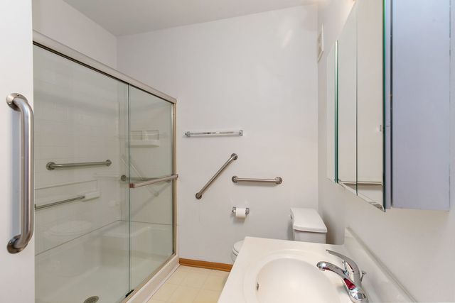 801 N Mclean Boulevard 156, Elgin, IL 60123