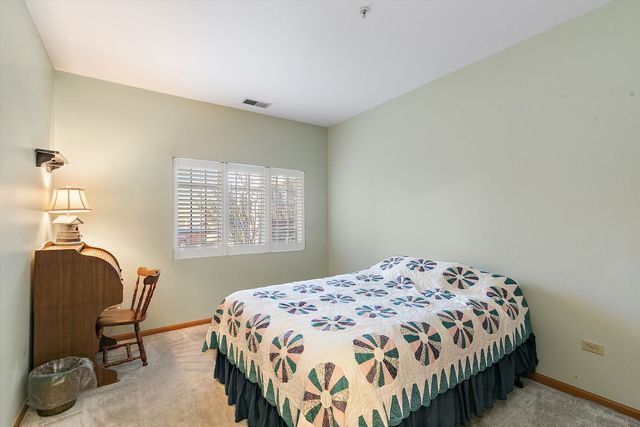 801 N Mclean Boulevard 156, Elgin, IL 60123