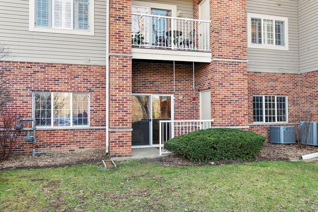 801 N Mclean Boulevard 156, Elgin, IL 60123